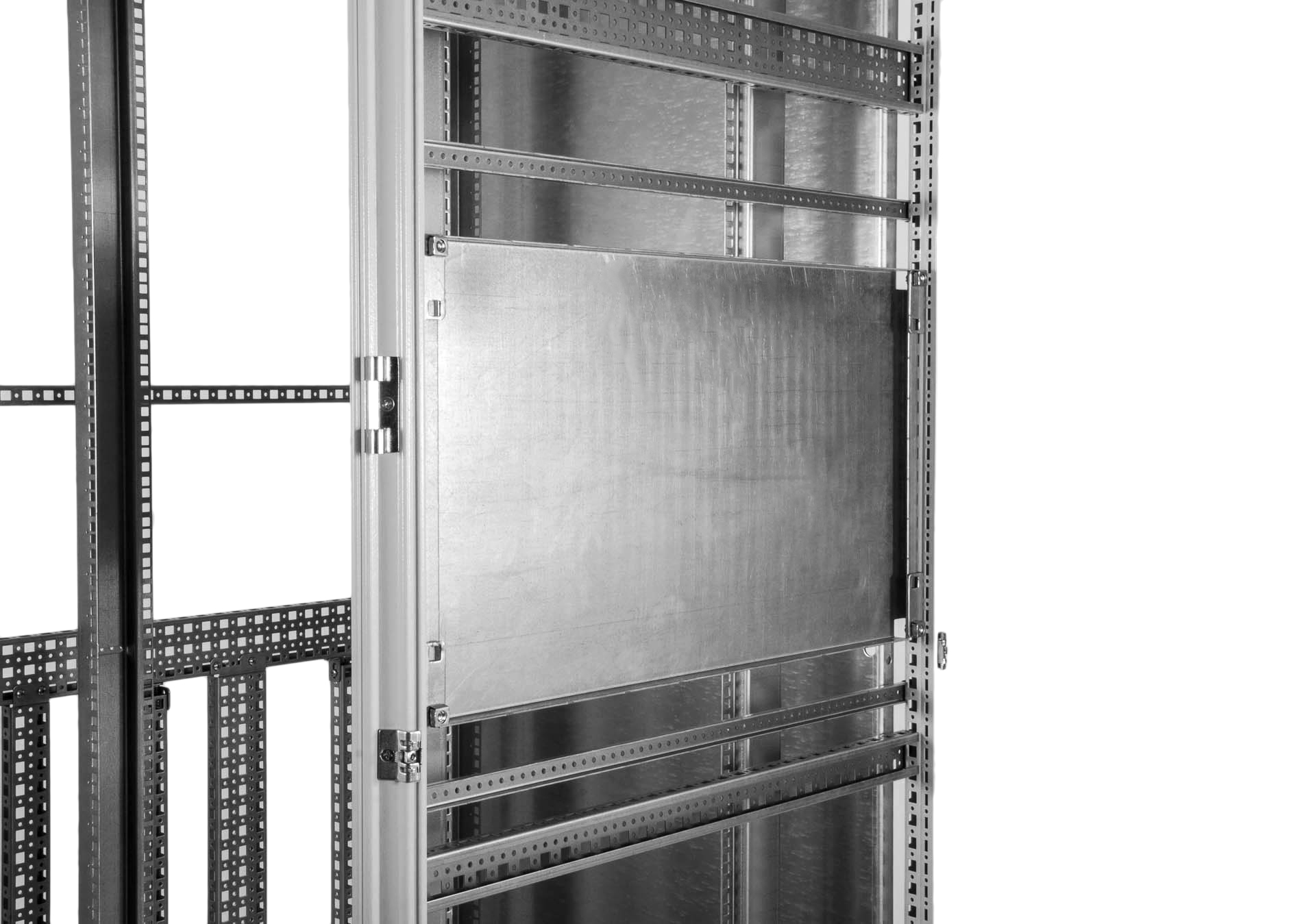  Купить Панель монтажная секционная 500 × 400 для шкафов EMS ширина/глубина 500 и 600 мм.